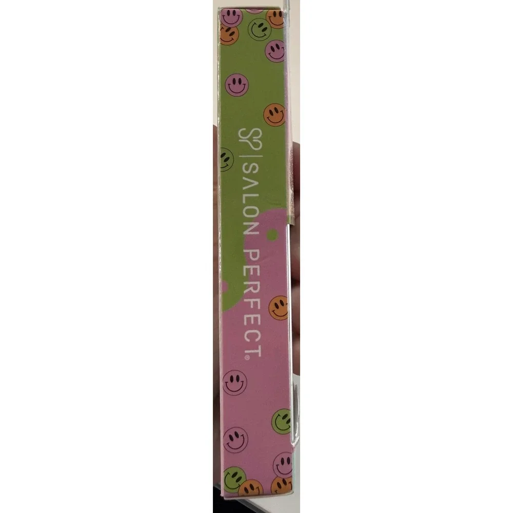 Salon Perfect Modern Nostalgia Press On Nails Medium Almond 30ct 38348BP NIB